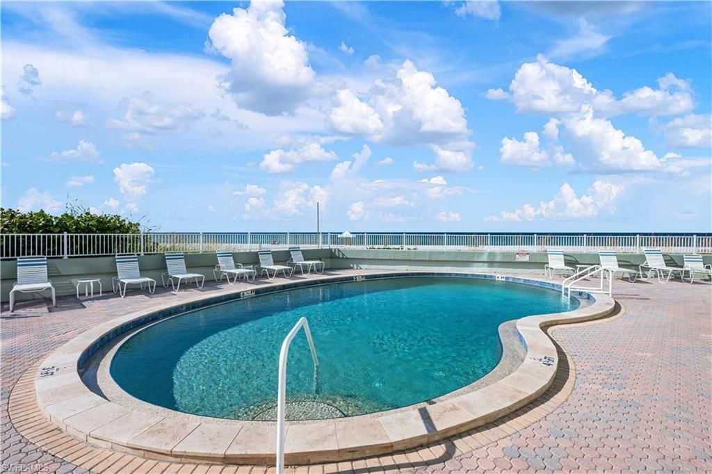5200 Gulf Dr, Unit 604, Holmes Beach, FL 34217 Photo