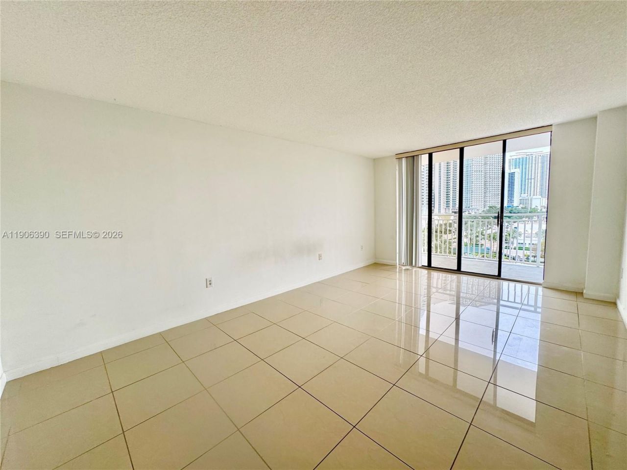210 174th St, Unit 1002, Sunny Isles Beach, FL 33160 Photo
