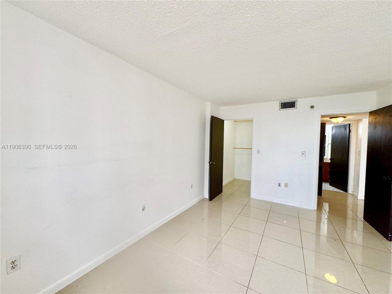210 174th St, Unit 1002, Sunny Isles Beach, FL 33160 Photo
