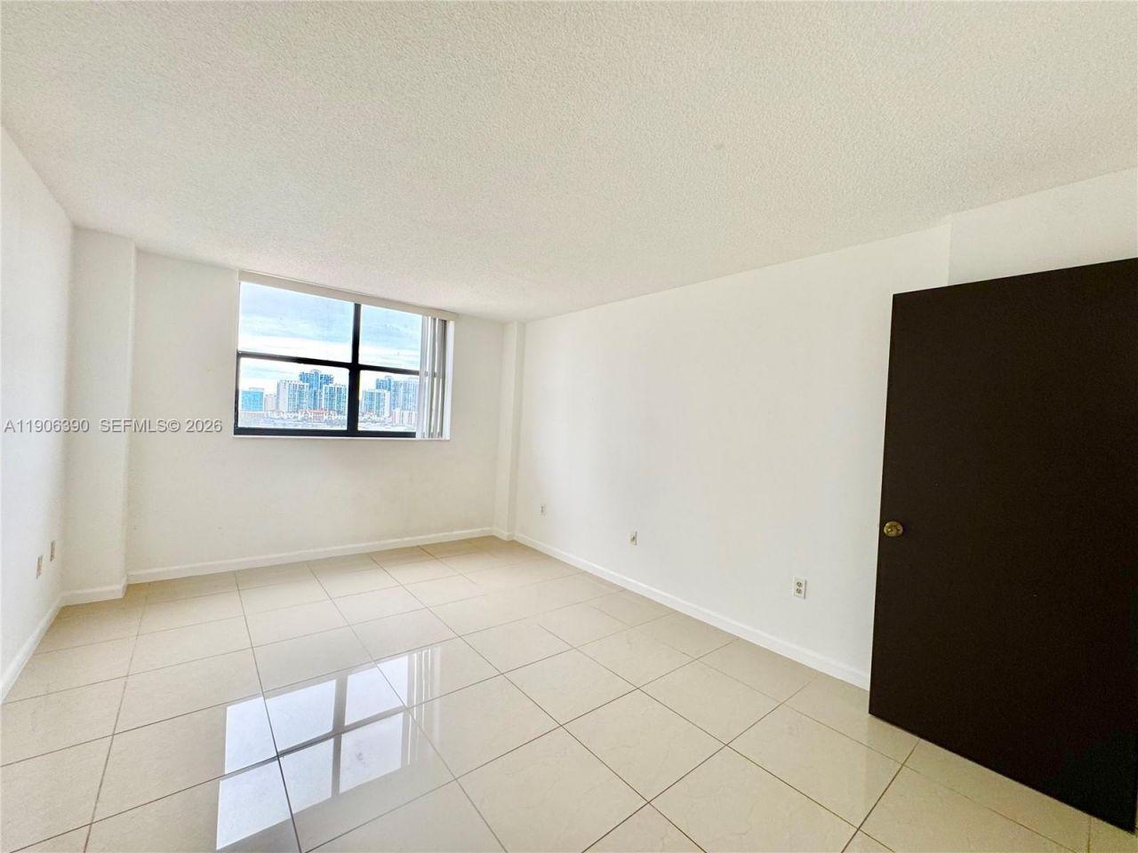 210 174th St, Unit 1002, Sunny Isles Beach, FL 33160 Photo