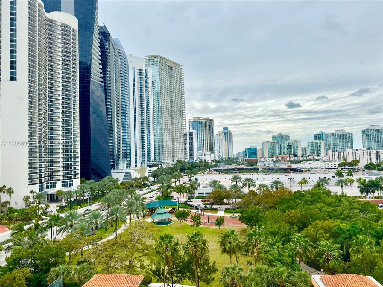 210 174th St, Unit 1002, Sunny Isles Beach, FL 33160 Photo