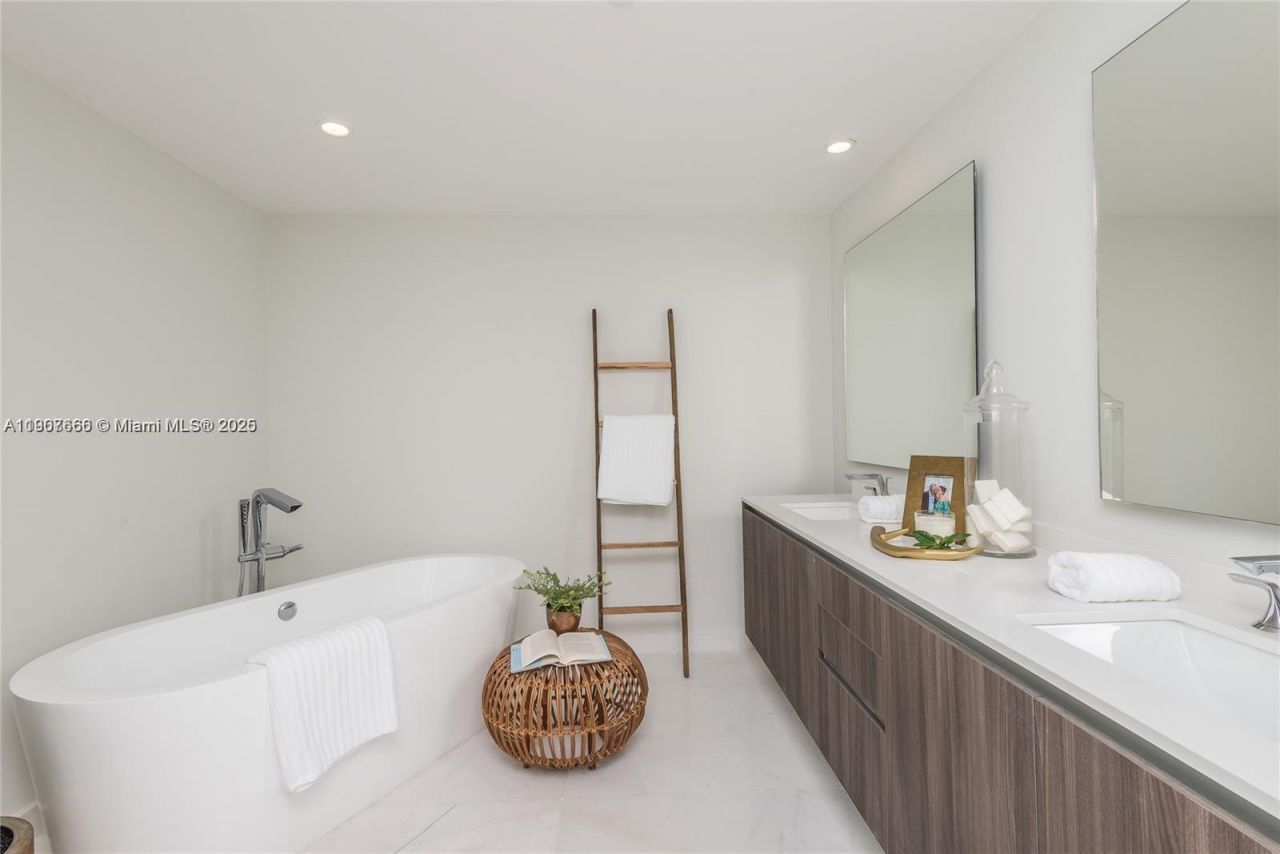 488 NE 18th St, Unit 1815, Miami, FL 33132 Photo