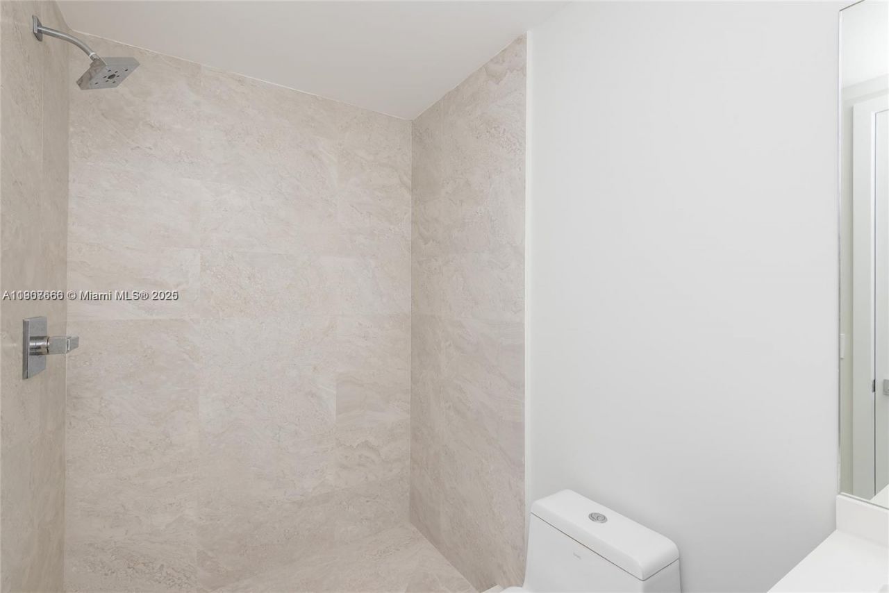 488 NE 18th St, Unit 1815, Miami, FL 33132 Photo
