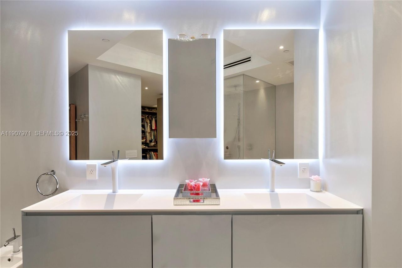 9703 Collins Ave, Unit 1900, Bal Harbour, FL 33154 Photo