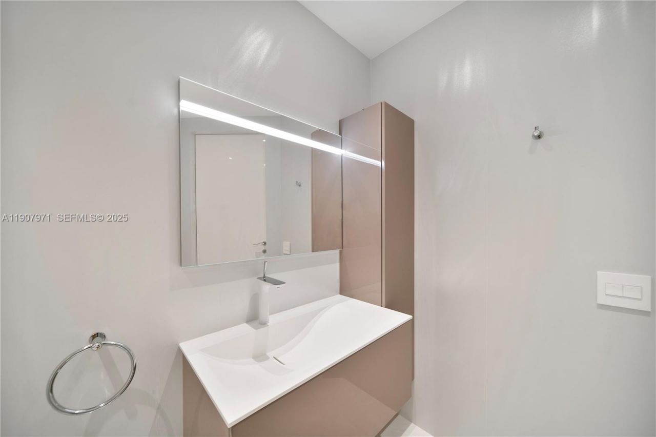 9703 Collins Ave, Unit 1900, Bal Harbour, FL 33154 Photo