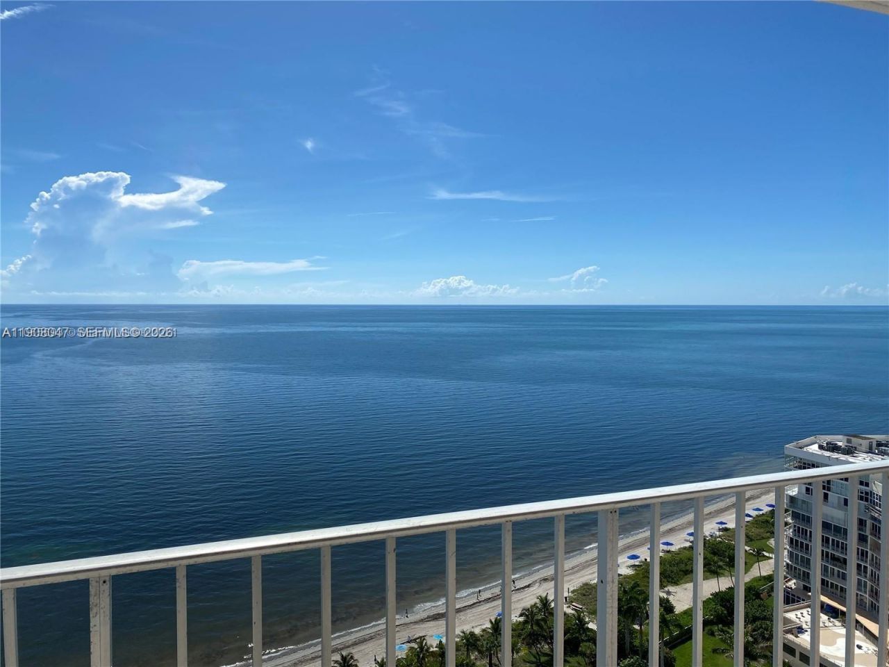 881 Ocean Dr, Unit 22E, Key Biscayne, FL 33149 Main Photo
