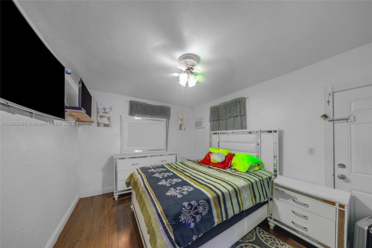 1334 SW 4th St, Miami, FL 33135 Photo