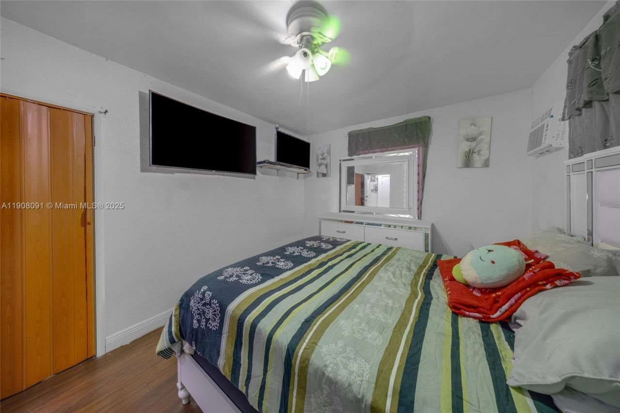 1334 SW 4th St, Miami, FL 33135 Photo