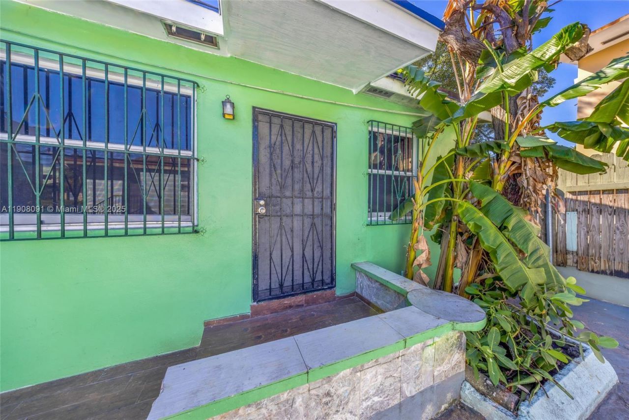 1334 SW 4th St, Miami, FL 33135 Photo