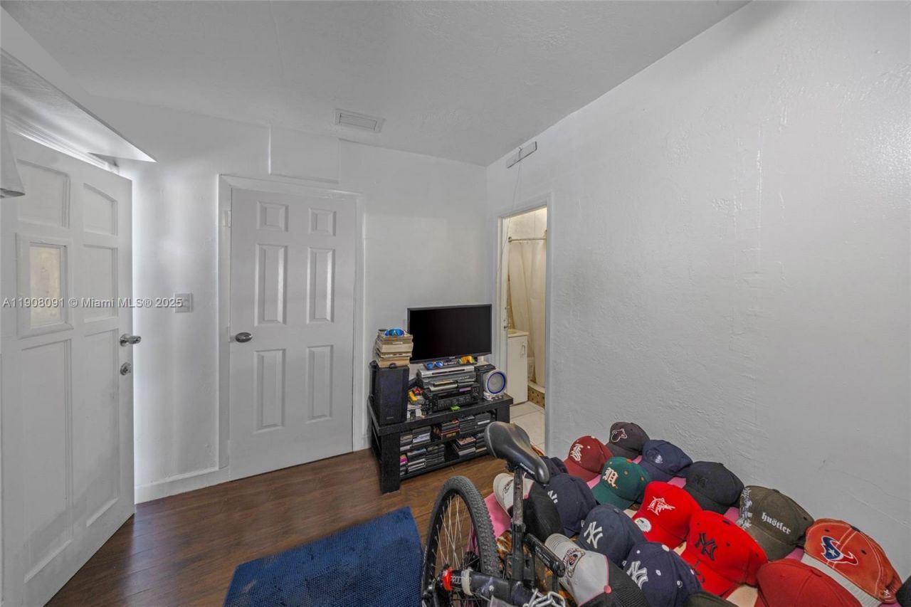 1334 SW 4th St, Miami, FL 33135 Photo