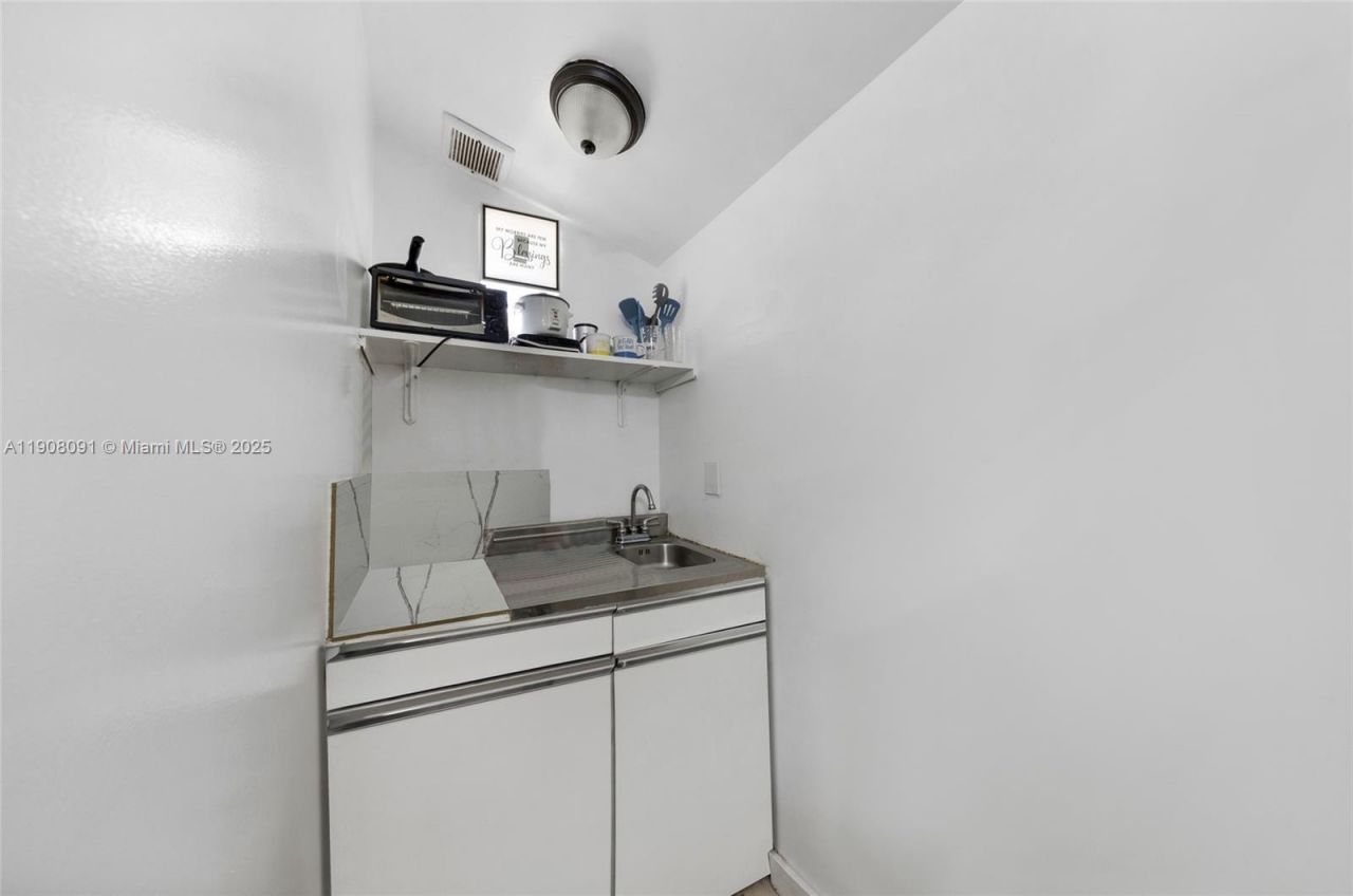 1334 SW 4th St, Miami, FL 33135 Photo