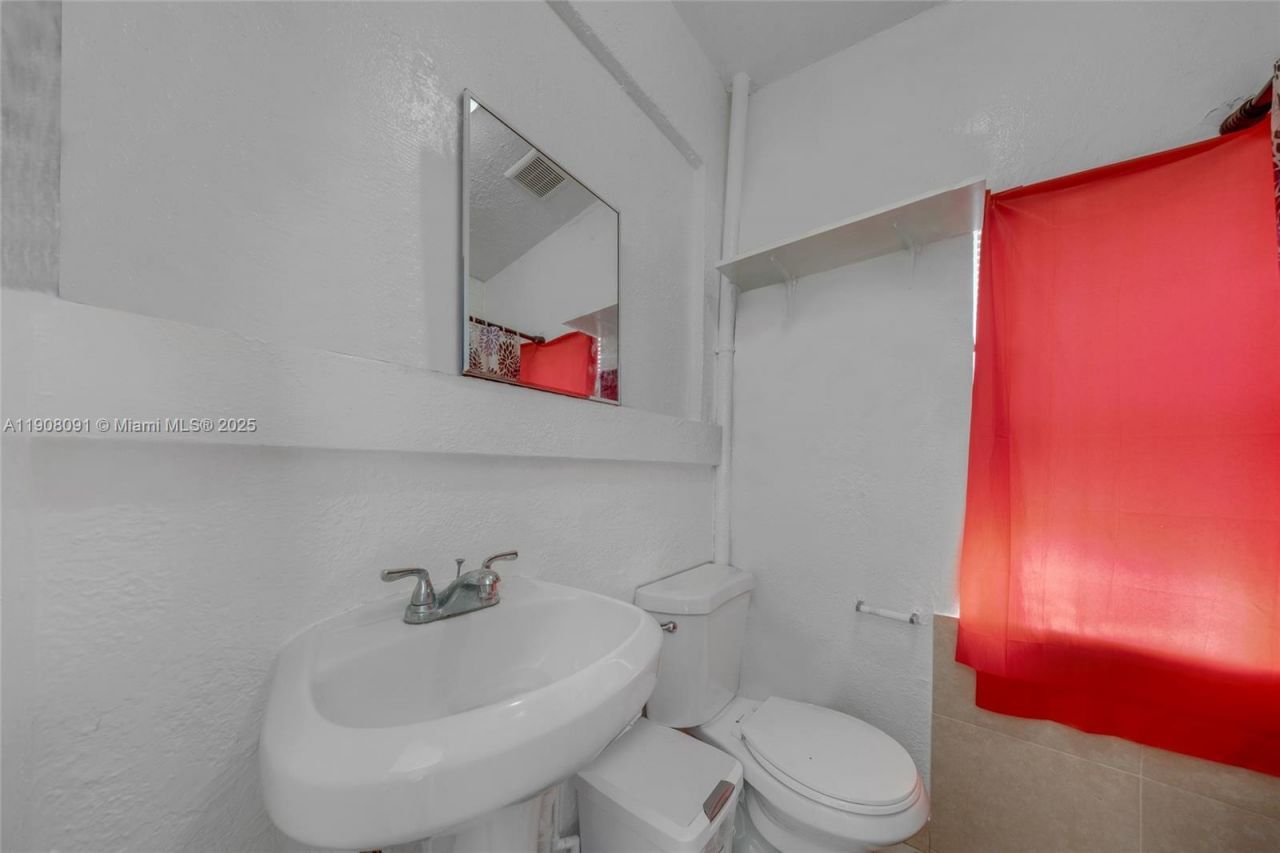 1334 SW 4th St, Miami, FL 33135 Photo