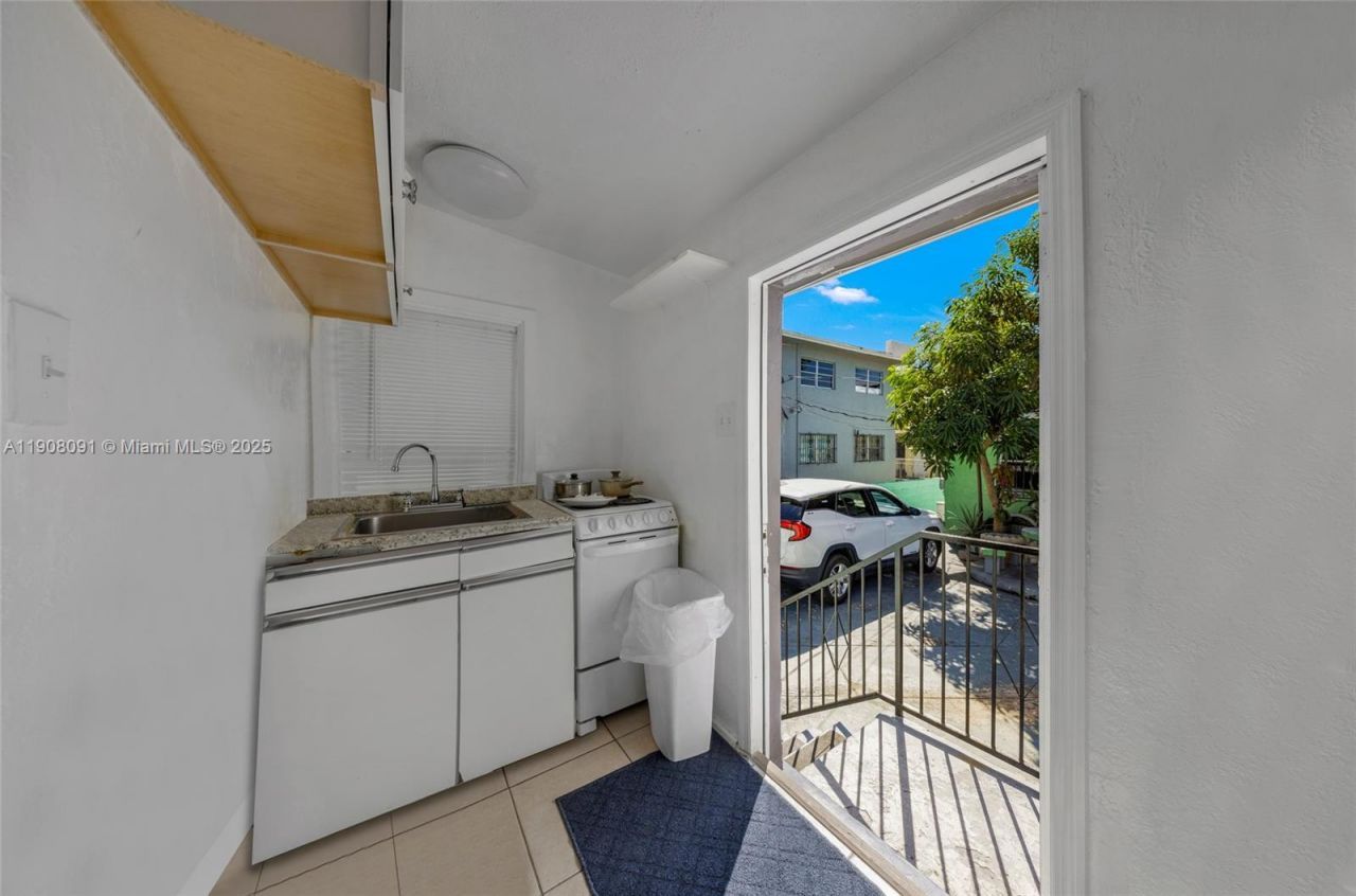 1334 SW 4th St, Miami, FL 33135 Photo