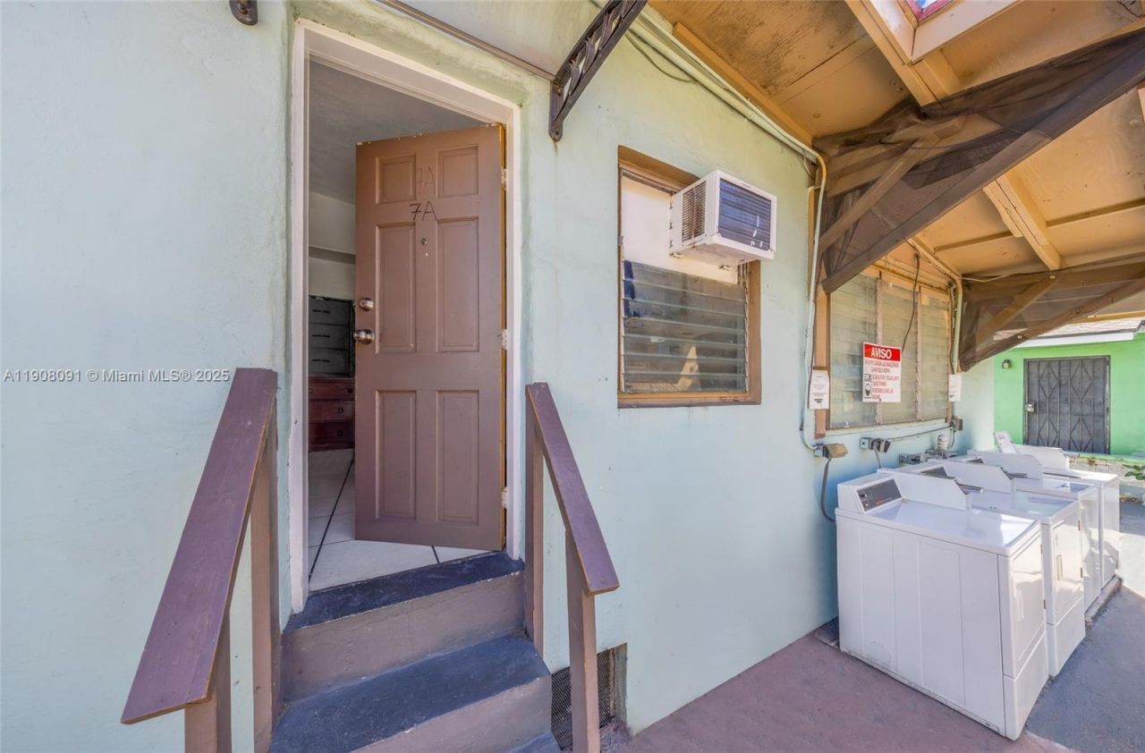 1334 SW 4th St, Miami, FL 33135 Photo