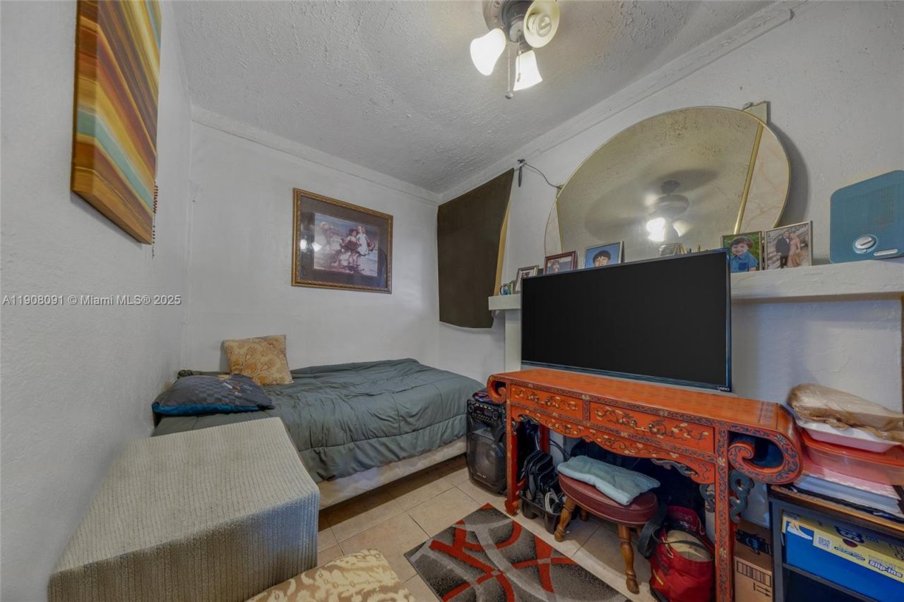 1334 SW 4th St, Miami, FL 33135 Photo