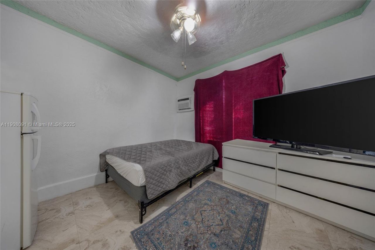 1334 SW 4th St, Miami, FL 33135 Photo