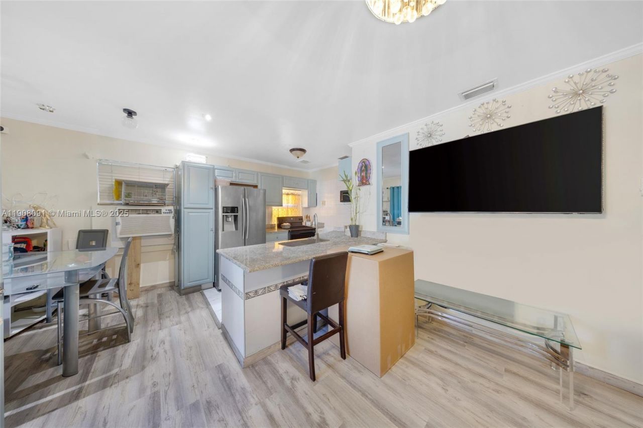 1334 SW 4th St, Miami, FL 33135 Photo