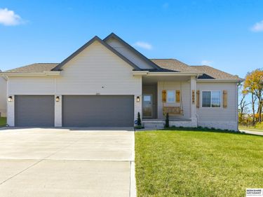 6004 George B Lake Parkway, Elkhorn, NE 68022