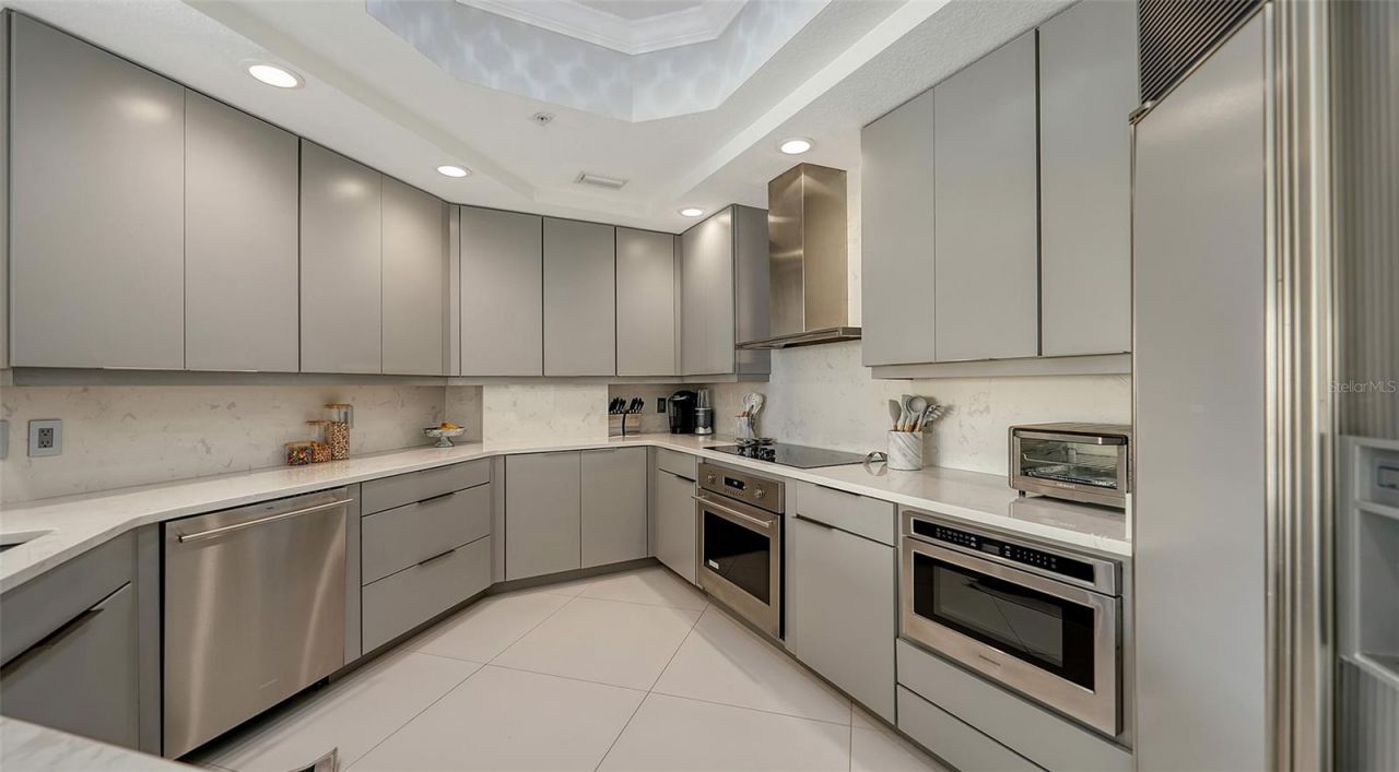 35 Watergate Drive, Unit 806, Sarasota, FL 34236 Photo