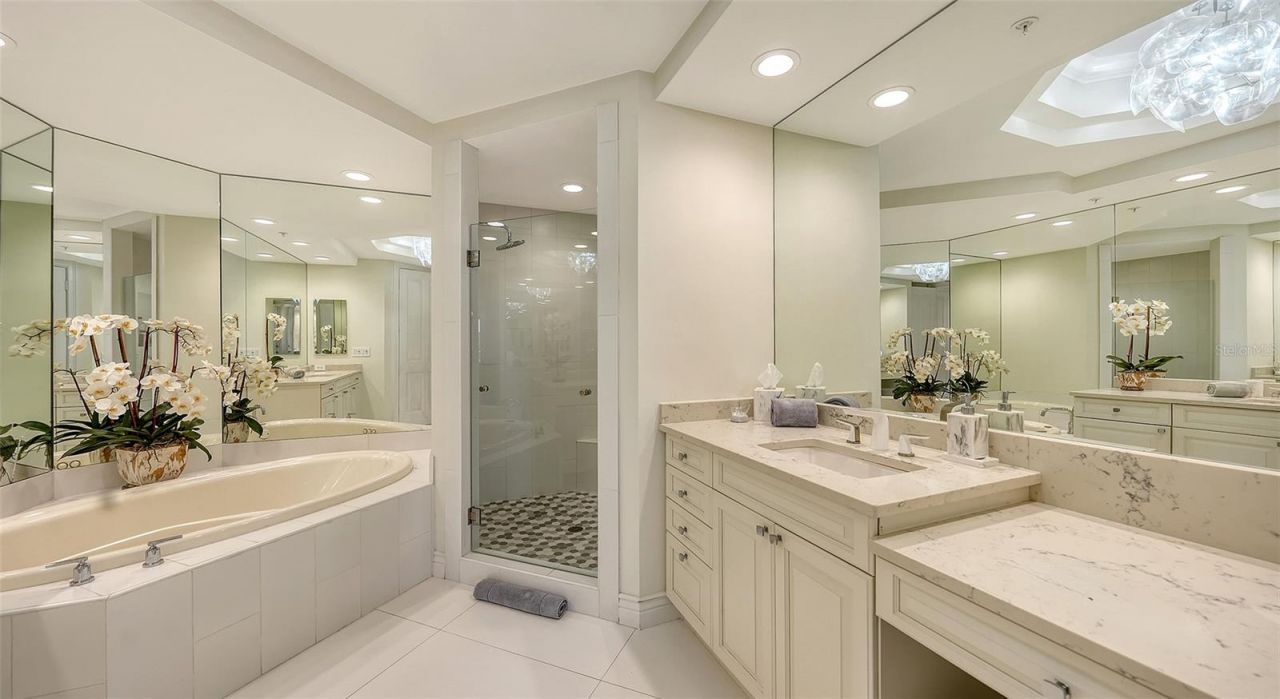 35 Watergate Drive, Unit 806, Sarasota, FL 34236 Photo