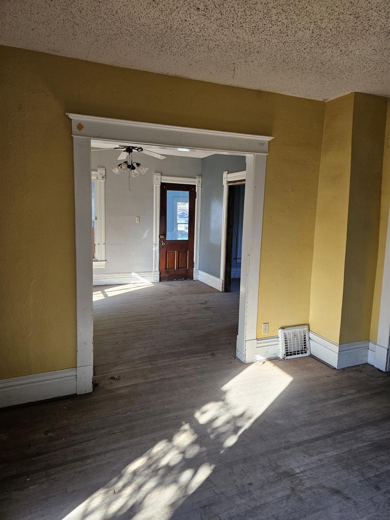 910 Blackhawk Street, Reinbeck, IA 50669 Main Photo