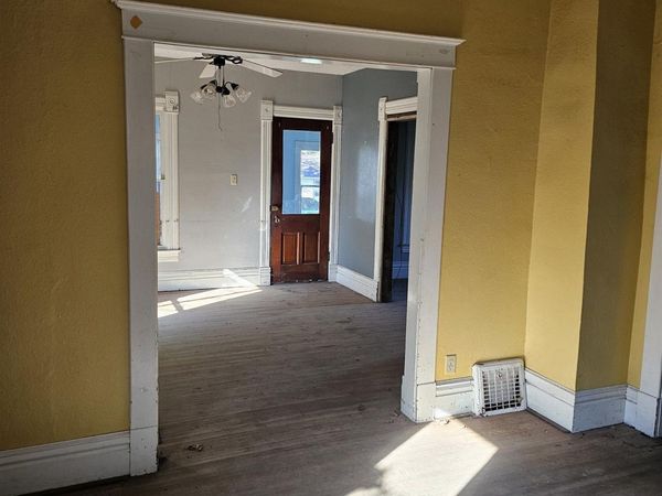 910 Blackhawk Street, Reinbeck, IA 50669