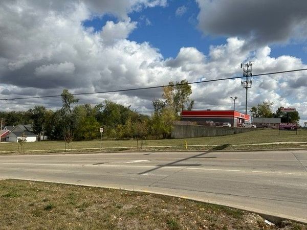 2700 Mount Vernon Road SE, Cedar Rapids, IA 52403