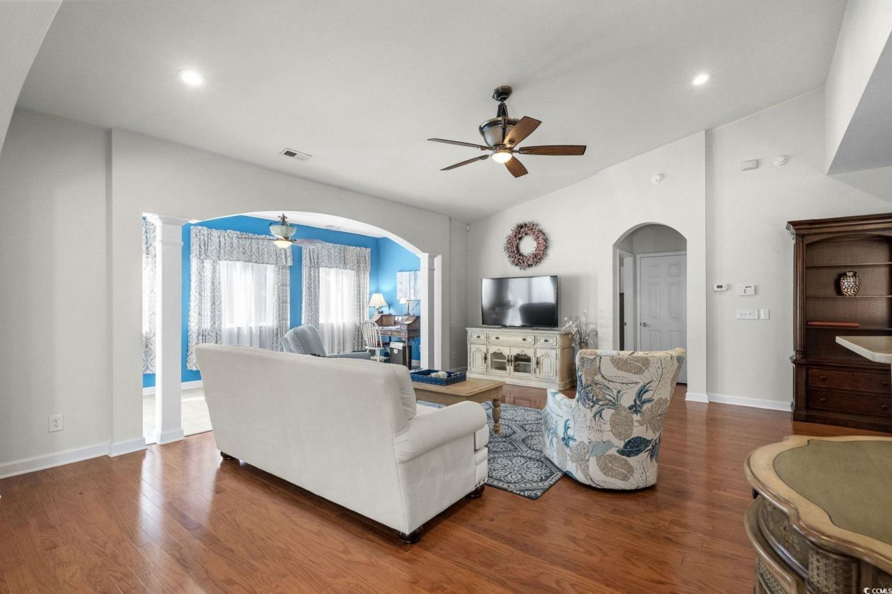 851 Indianwood Ln. Photo 9