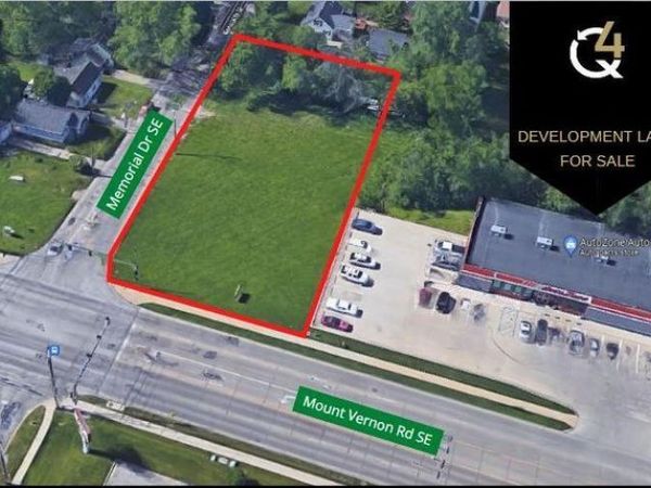 2700 SE Mount Vernon Rd, Cedar Rapids, IA 52403