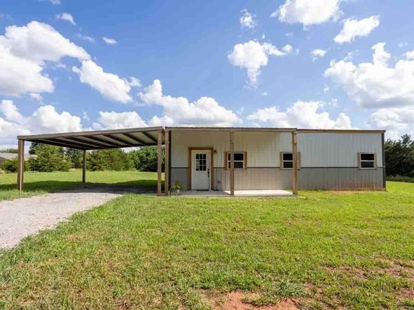 205 W Metcalf Street, Glencoe, OK 74032