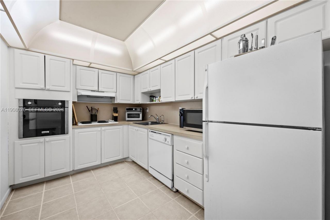 19380 Collins Ave, Unit 1017, Sunny Isles Beach, FL 33160 Photo