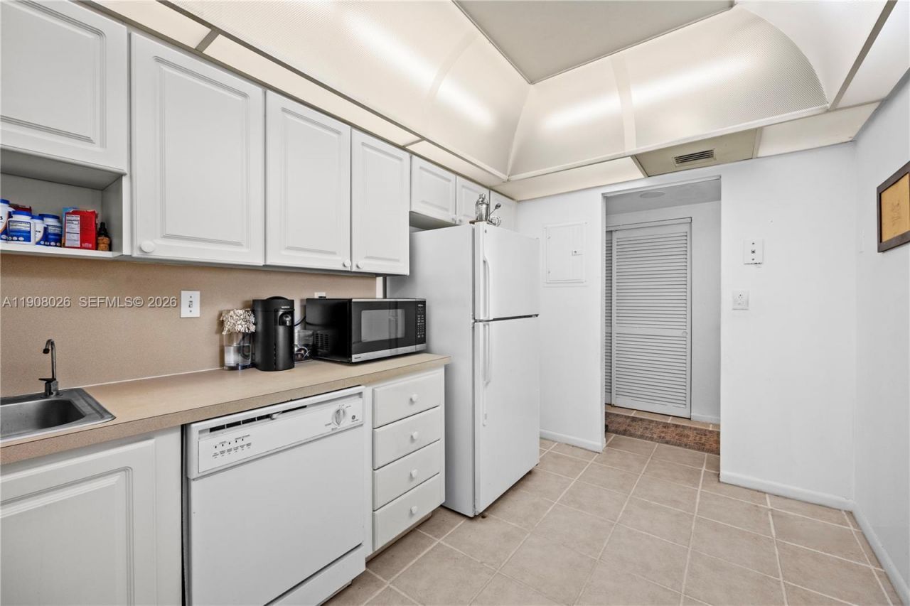 19380 Collins Ave, Unit 1017, Sunny Isles Beach, FL 33160 Photo