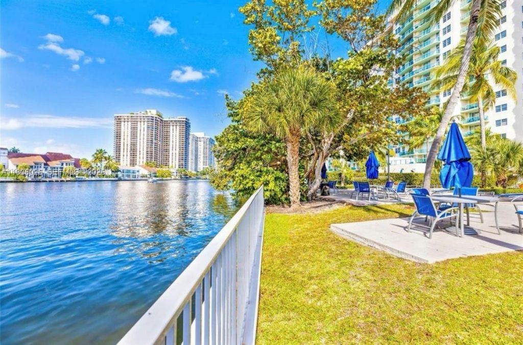 19380 Collins Ave, Unit 1017, Sunny Isles Beach, FL 33160 Photo