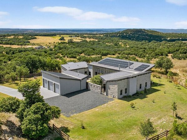 353 Agarita WAY, Johnson City, TX 78636