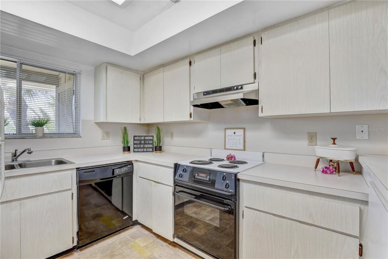 6400 Flotilla Drive, Unit 15, Holmes Beach, FL 34217 Photo