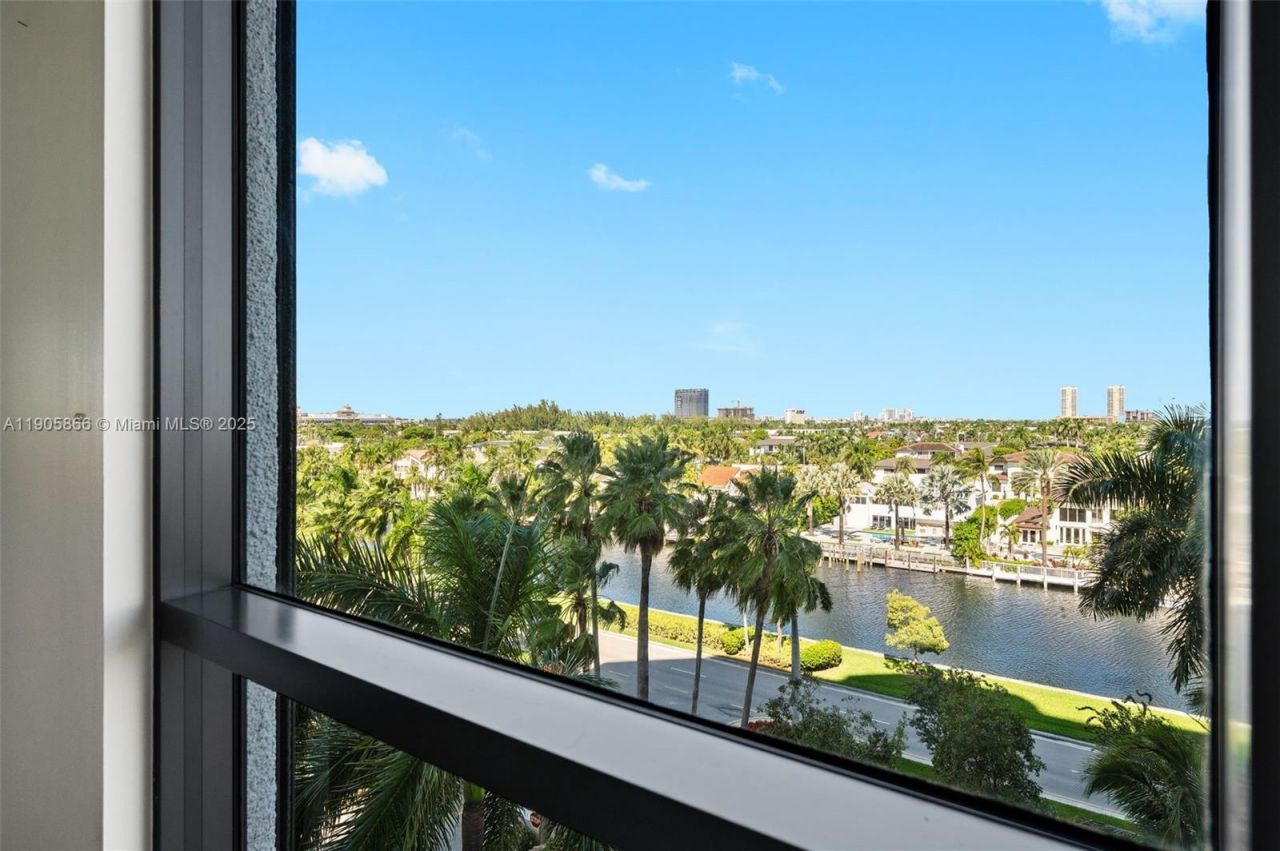 3598 Yacht Club Dr, Unit 602, Aventura, FL 33180 Photo