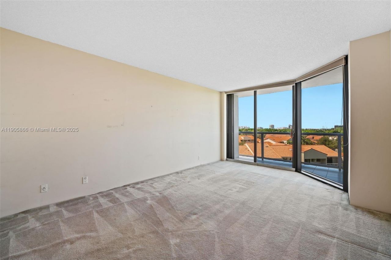 3598 Yacht Club Dr, Unit 602, Aventura, FL 33180 Photo