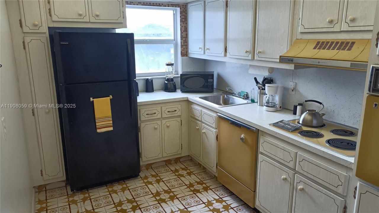 245 18th St, Unit 502, Miami Beach, FL 33139 Photo