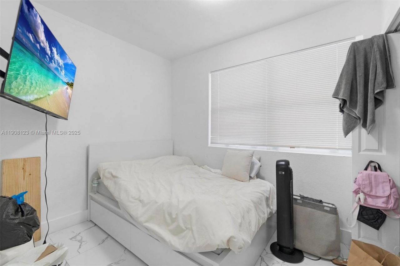 1131 SW 7th St, Miami, FL 33130 Photo