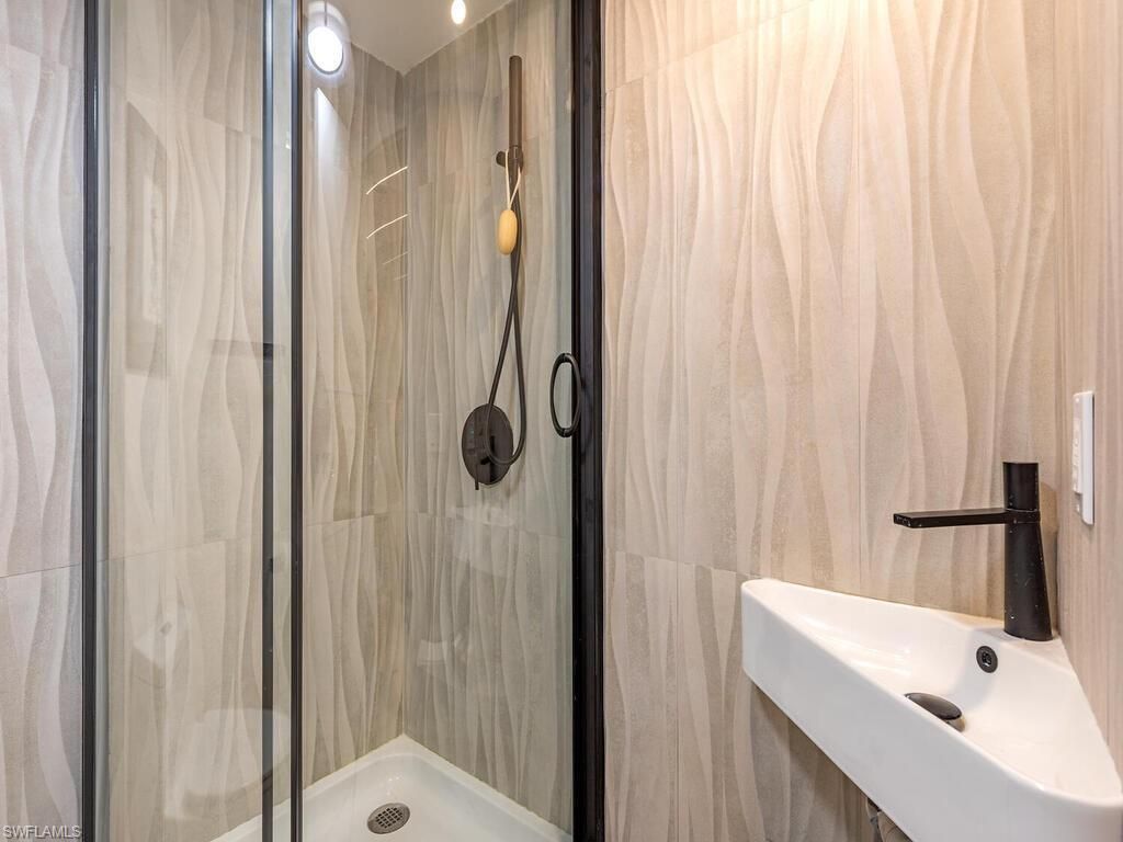 3410 Gulf Shore Blvd N, Unit 202, Naples, FL 34103 Photo