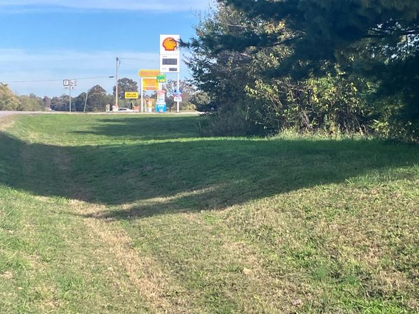 100 Iowa Street , Koshkonong, MO 65692