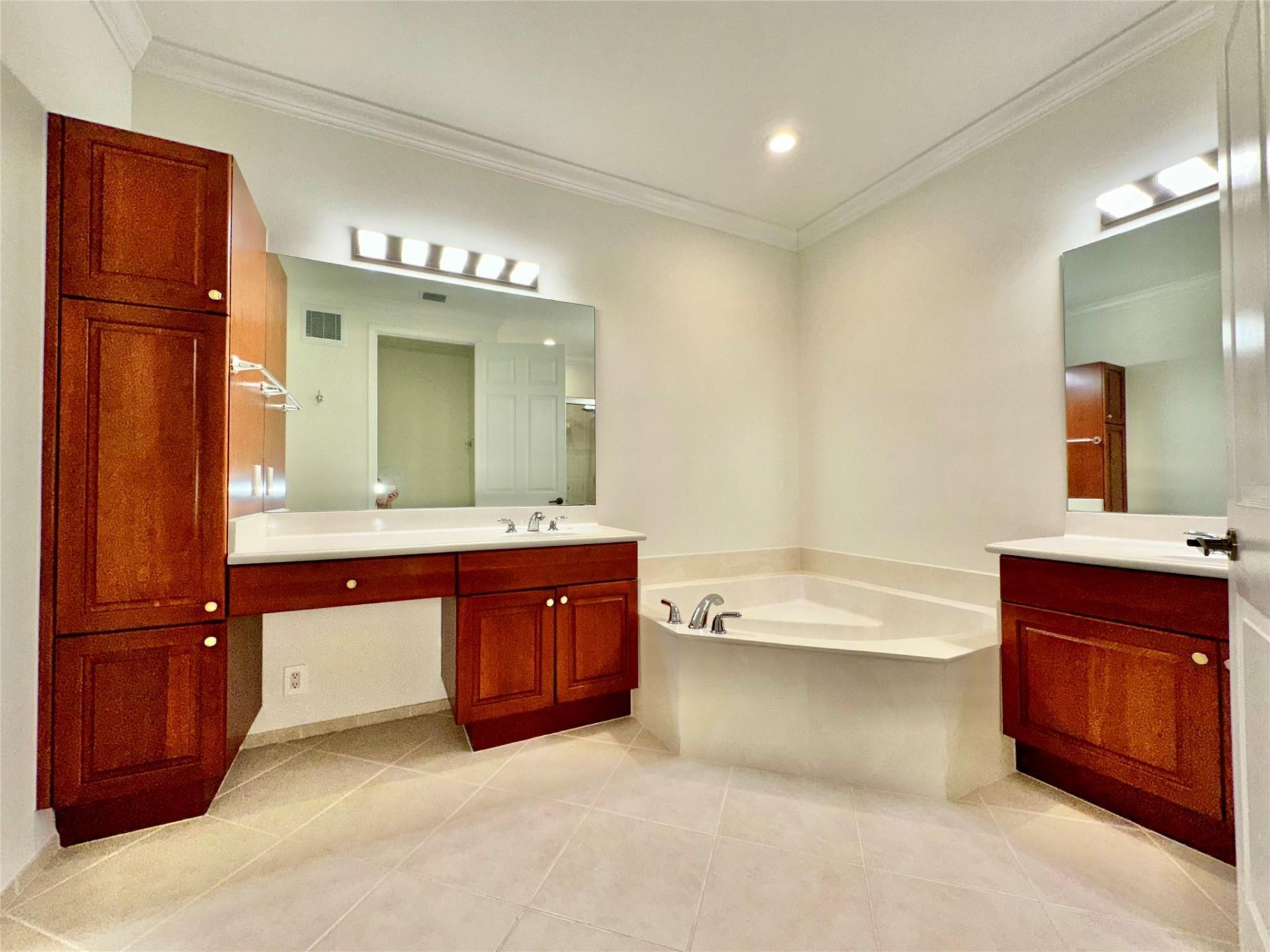 2669 Center Court Drive, Unit 3-10, Weston, FL 33332 Photo