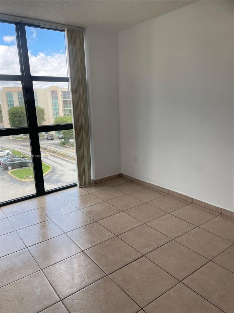 2055 SW 122nd Ave, Unit 401, Miami, FL 33175 Photo