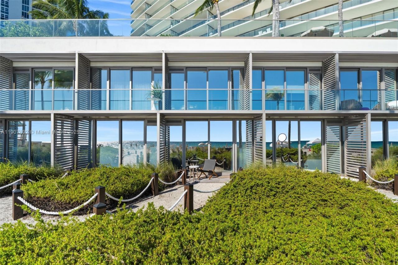 18975 Collins Ave Cabana, Unit 4, Sunny Isles Beach, FL 33160 Photo