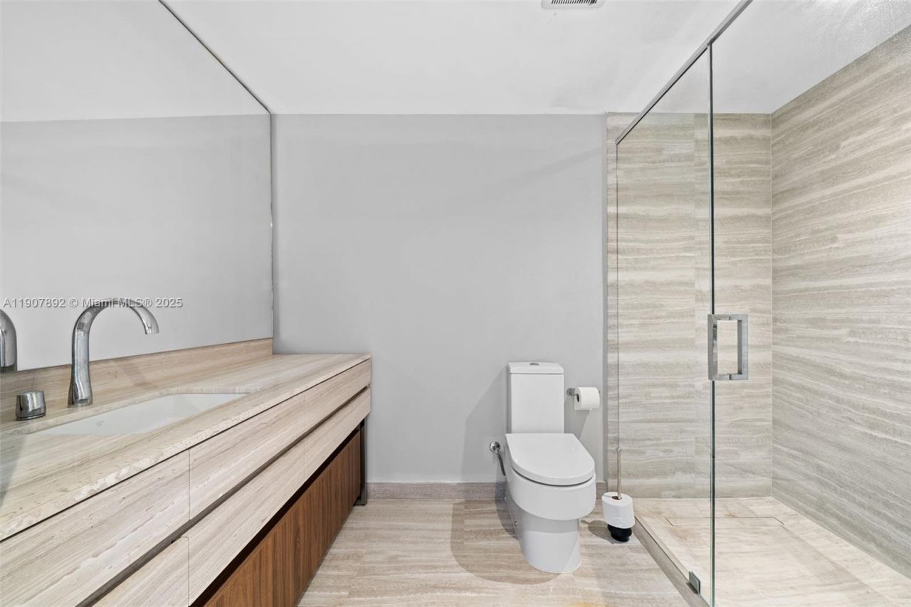 18975 Collins Ave Cabana, Unit 4, Sunny Isles Beach, FL 33160 Photo