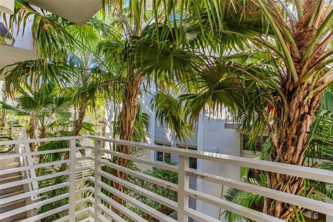 619 Meridian Ave, Unit 3, Miami Beach, FL 33139 Photo