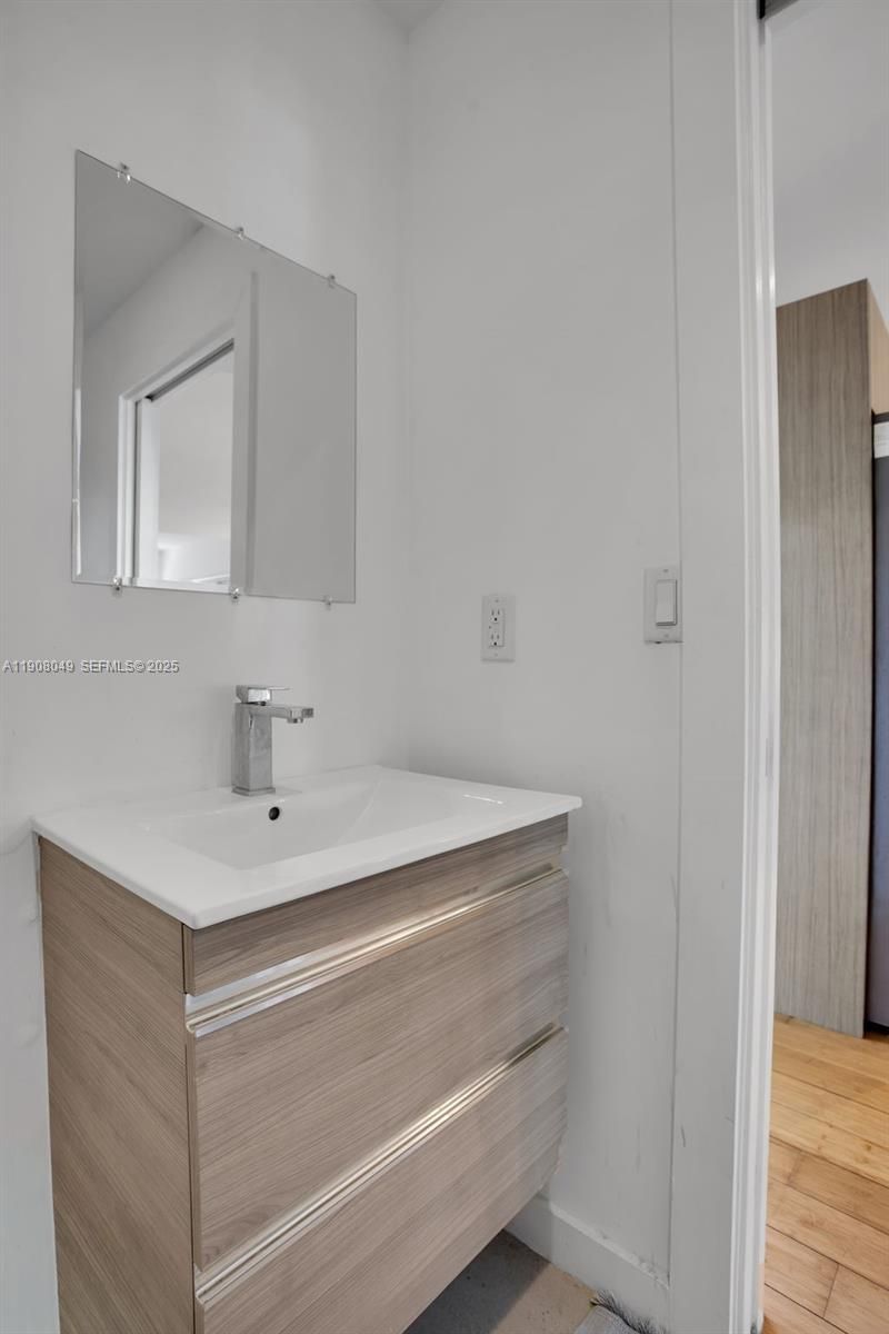 619 Meridian Ave, Unit 3, Miami Beach, FL 33139 Photo