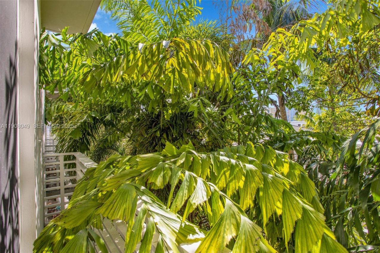 619 Meridian Ave, Unit 3, Miami Beach, FL 33139 Photo