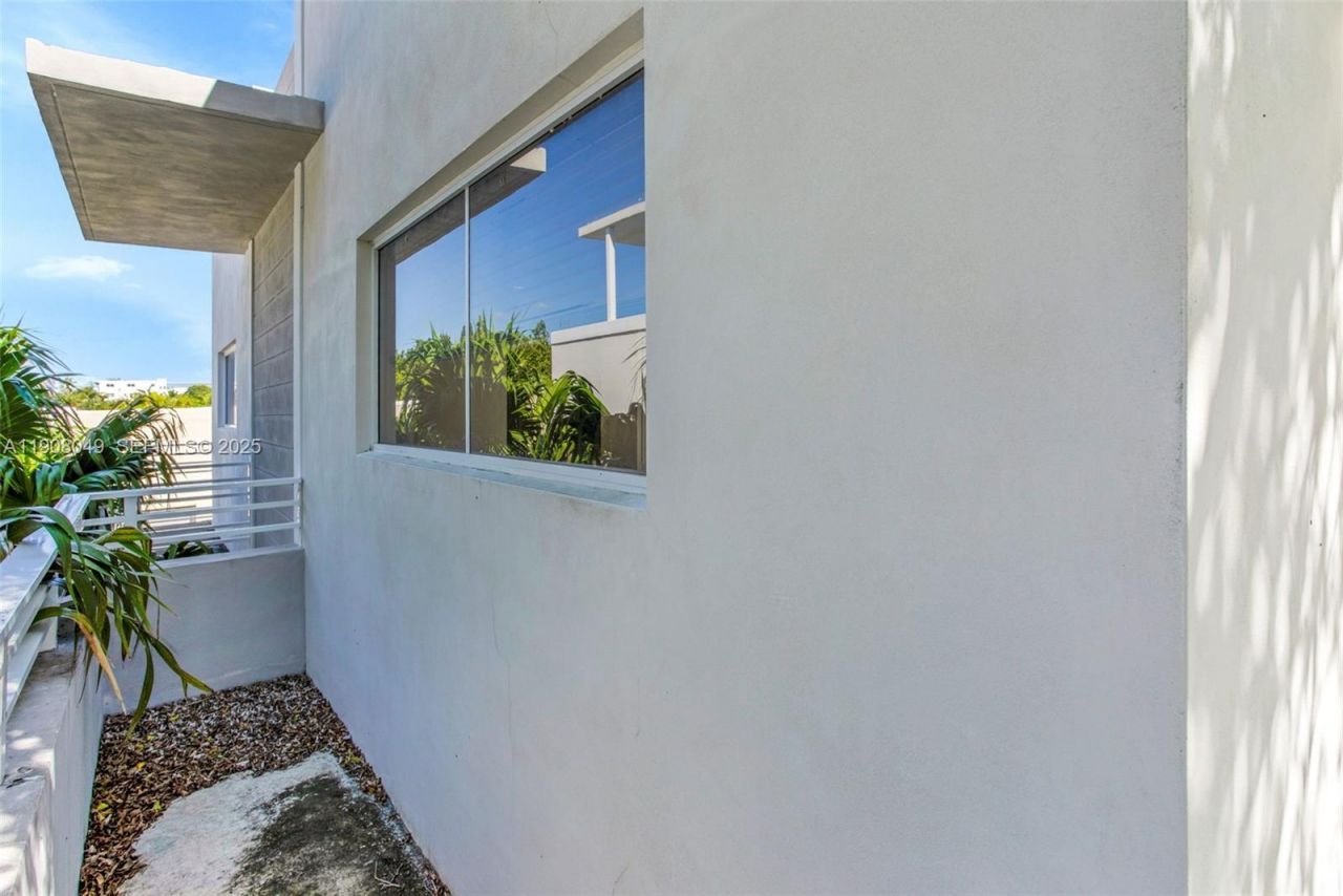 619 Meridian Ave, Unit 3, Miami Beach, FL 33139 Photo