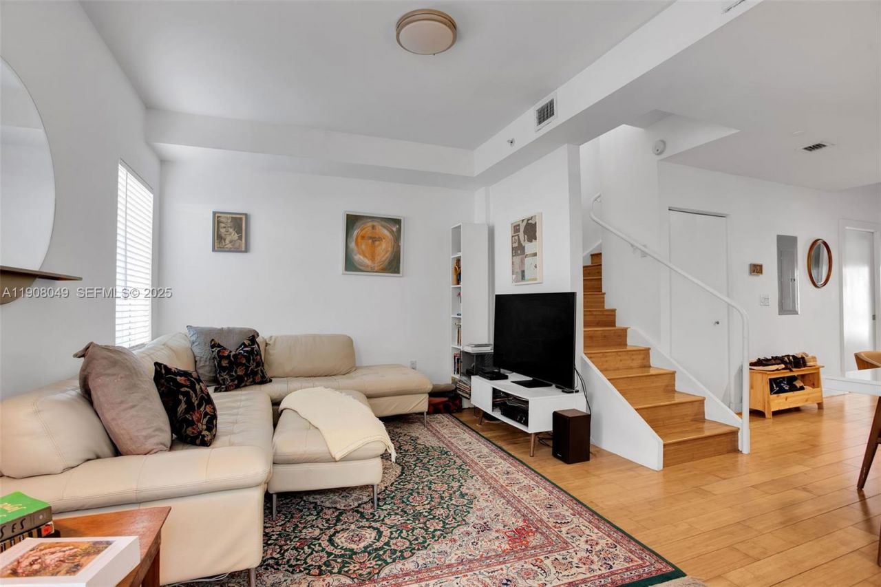 619 Meridian Ave, Unit 3, Miami Beach, FL 33139 Photo